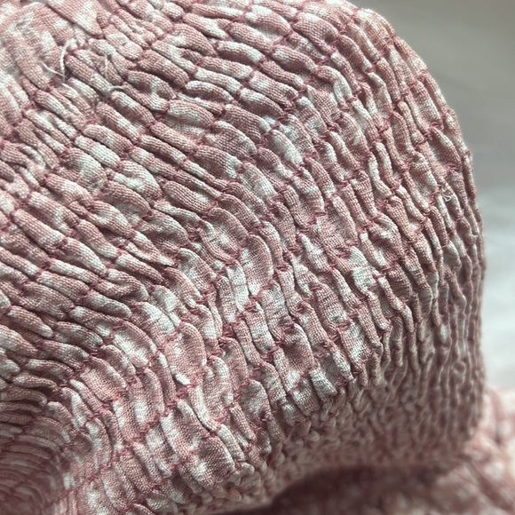 - ๐๐Pink floral smocked dress ๐๐ - Picture 13 of 14